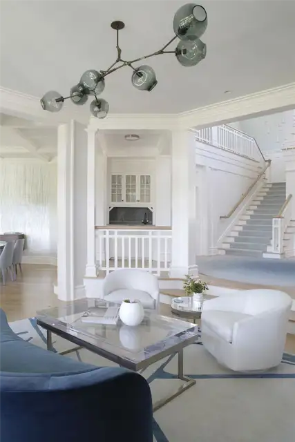 Hamptons Home Decor by Jessica Shaw Turett Collaborative - сидячие места в прихожей