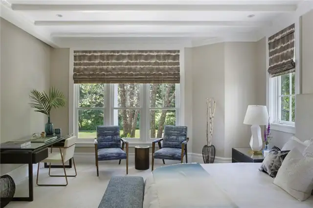 Hamptons Home Decor by Jessica Shaw Turett Collaborative - кресло в спальне