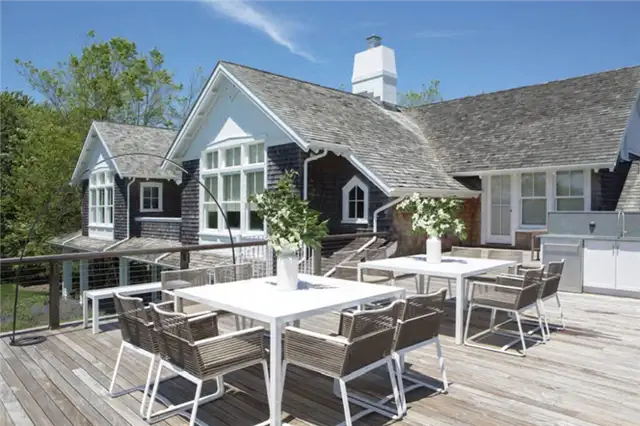 Hamptons Home Decor by Jessica Shaw Turett Collaborative - мебель для столовой на открытом воздухе