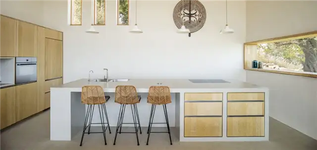Дом в Мас Ноу - 05 AM Arquitectura в Испании - кухонный остров