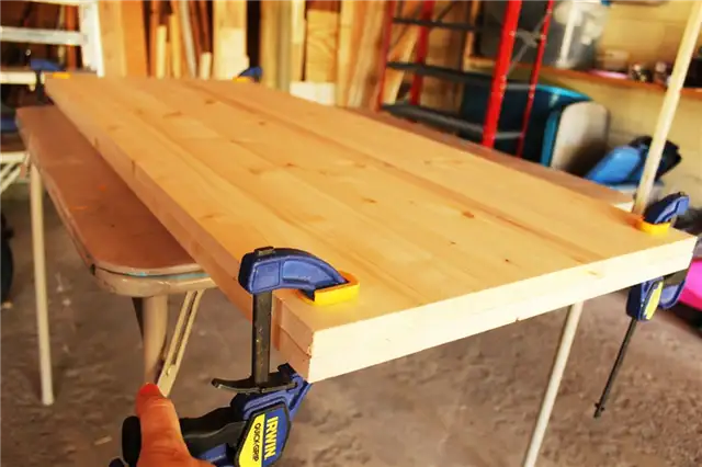DIY (своими руками) Desk with Shelf Hairpin Legs - зажмите две панели проекта