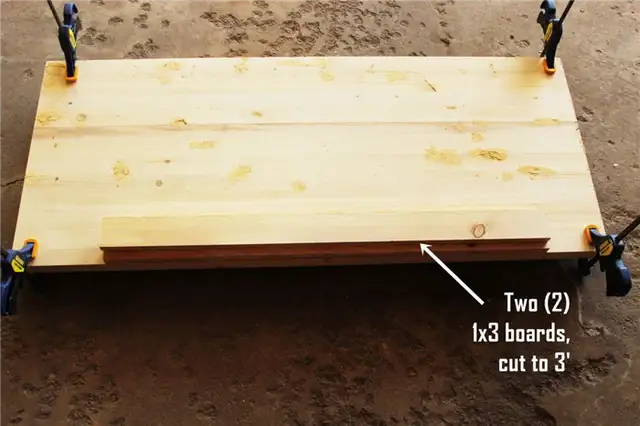 DIY (своими руками) стол с полкой шпильки ноги- шнур корректор на дне