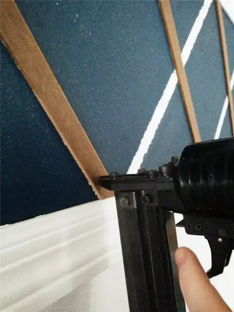 прикрепление-мазонита-декорирование-стены-x-дома-декор-1