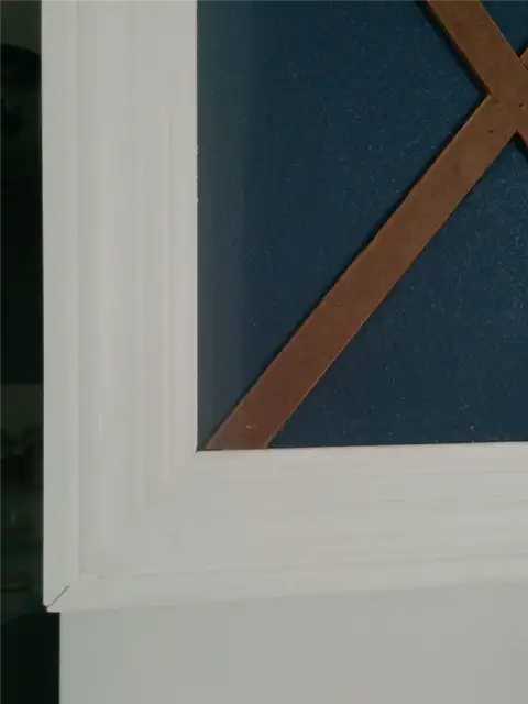 x-wood-dailing-on-wall-DIY (своими руками)-5