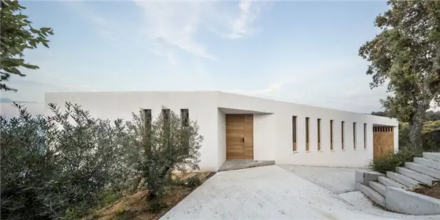 Современный белый дом в Испании 05 AM Arquitectura