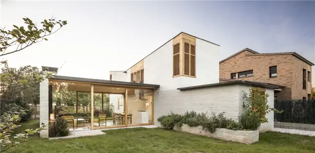 Наш дом в Испании от Tallerdarquitectura - крытое крыльцо