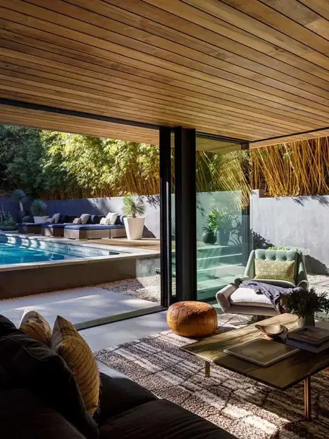 Бассейн Modern-Treehouse-Inspired-Home-Assembledge