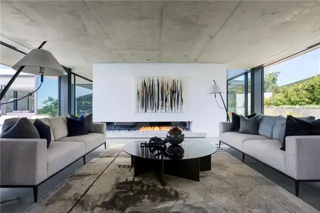 Бетонный дом со стеной от Guedes Cruz Arquitectos
