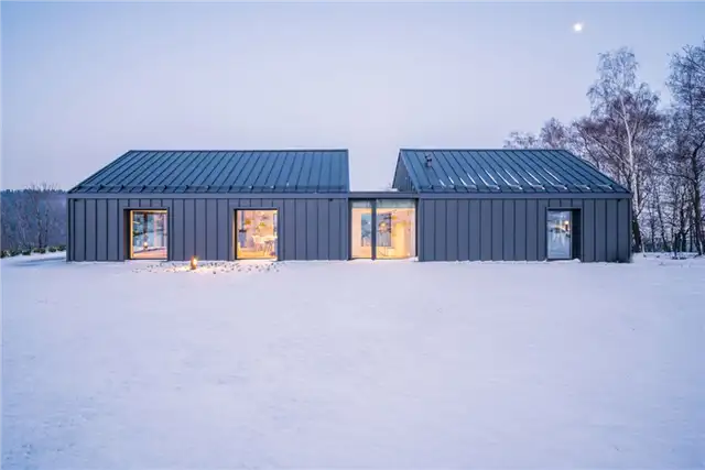 Двускатный дом в стиле амбар от Kropka Studio - архитектура