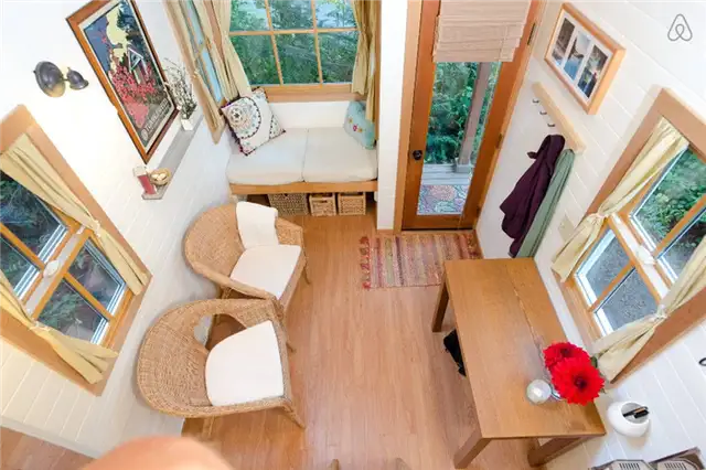 Интерьер Beachfront Retreat на колесах