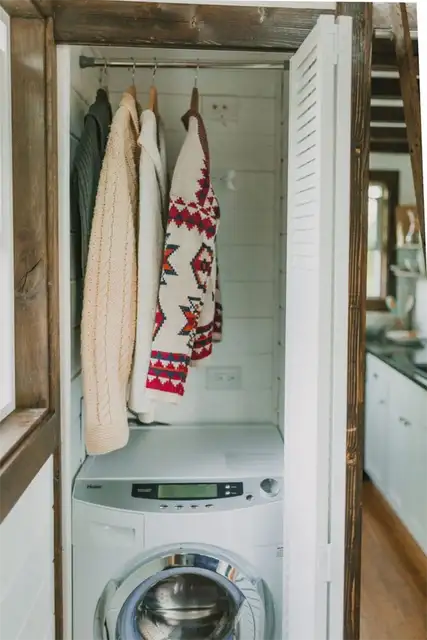 Tiny Luxe House on Wheels Стиральная машина с сушилкой