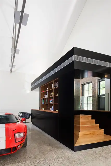 Corben Architects Переоборудование склада в гараж