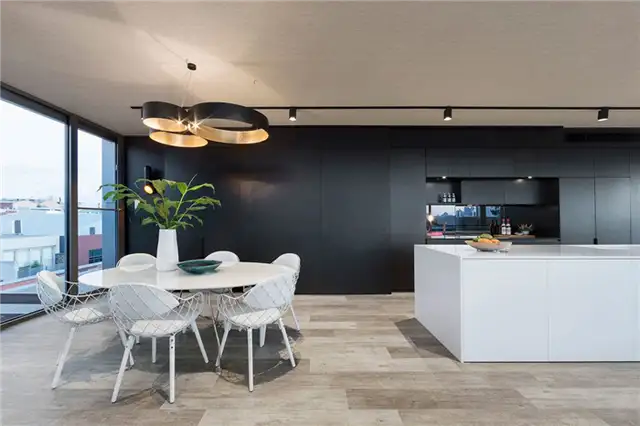Обеденная зона Contemporary Elegance in Prahran