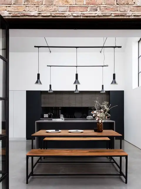 Черная кухня Бывший склад превратился в дом по проекту Paper House Project