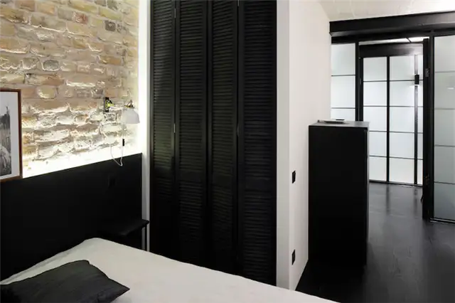 Шкаф в спальне Apartment UV