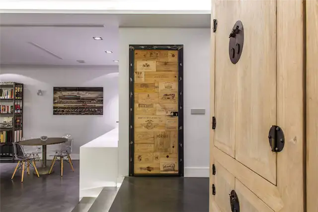 Декор стен в доме Residencial III