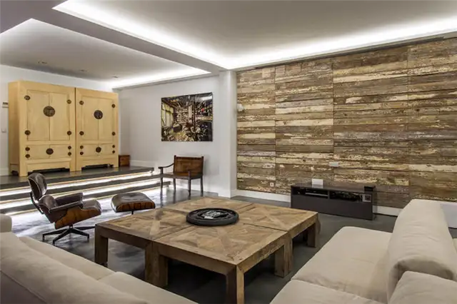 Деревянная стена в доме Residencial III