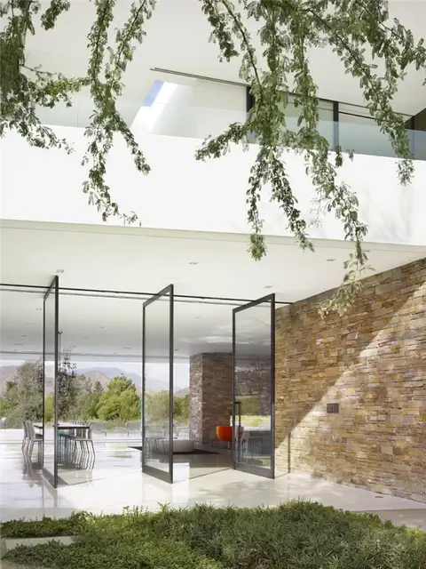 Дом Madisonhouse от XTEN Architecture с поворотными окнами