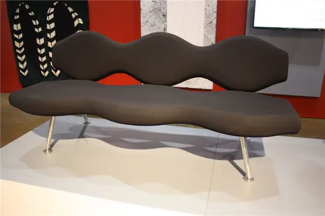 Диван Karim Rashid Wvelength Sofa