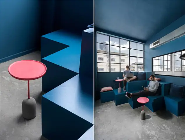 Офис Whizar в Тель-Авиве - Manor Brown Architect - синие кресла