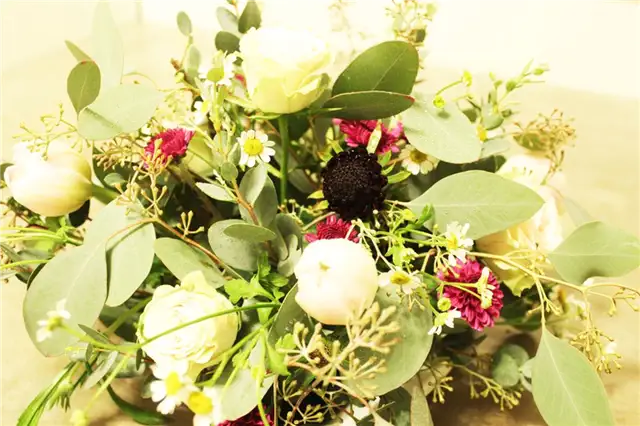 How-to-arrange-a-Flower-Bouquet-Tutorial