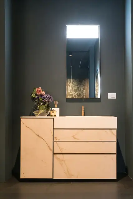 Ванная комната Artelinea Firenze с мраморными акцентами