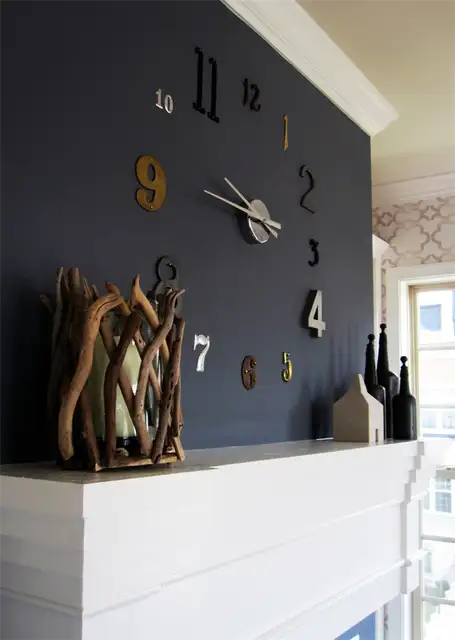 diy-wall-clock-black-wall-background