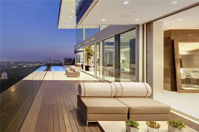 Hollywood-Mansion-Oriole-Way-McClean-Bathroom-patio-by-night