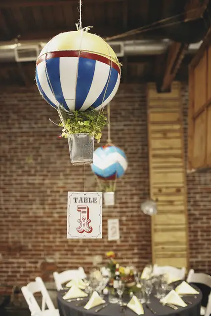 diy-hotair-balloons-centerpieces