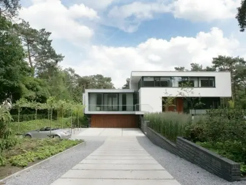 Современная вилла от MAAS Architects