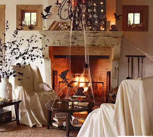 halloween-Chandelier-Cobwebs