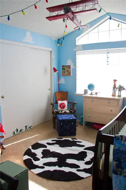 toy-story-boys-themed-room-rocking-chair