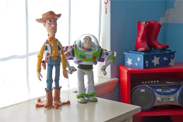 toy-story-boys-themed-room-figurines