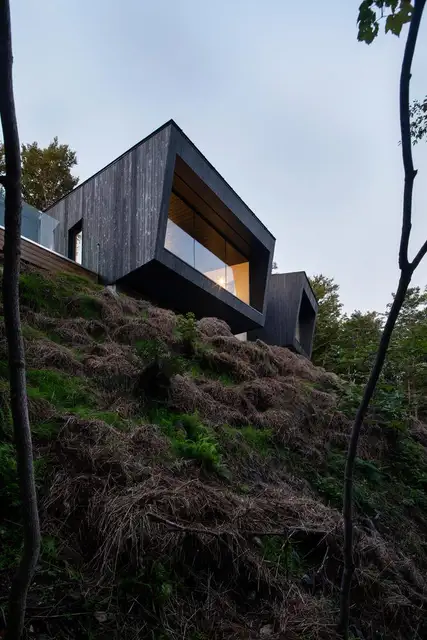Канада La Binocle Black Cladding Cabins Консоль