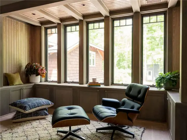 Ремесленный домик на озере Джордж - кресло eames