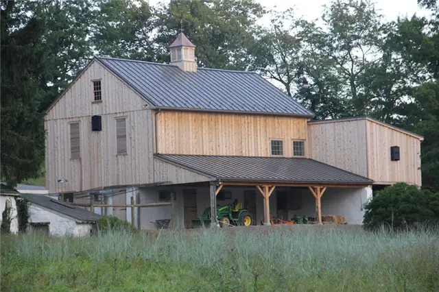 Амбар с крышей в стиле Lean-to 
