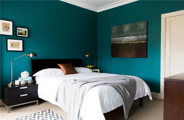 Спальня цвета тила