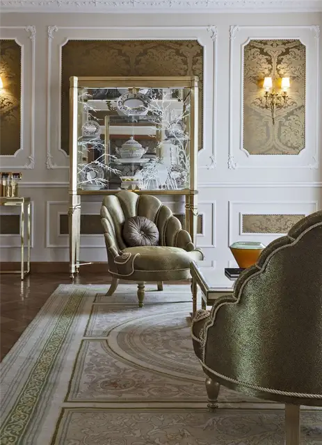 Milan Baglioni Hotel Carlton Кресло в виде цветка