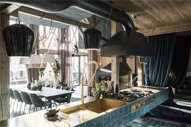 Modern-Barn-Messner-House-kitchen-island-hood