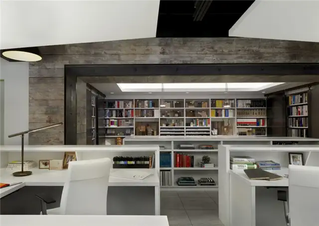 Интерьер офиса Charles Vincent George Architects