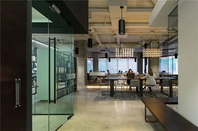Офисы FORM Architects
