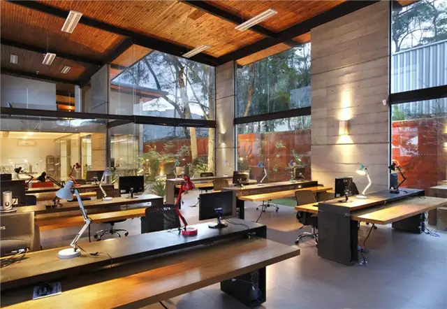 Дизайн стального офиса Escritório dos Arquitetos от Skylab Arquitetos