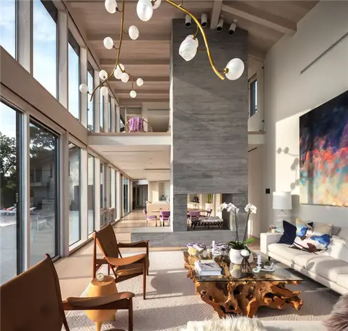 Резиденция Hamptons Marvel Architects - высокий потолок