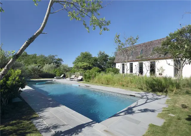Hamptons Farmhouse Brooklyn studio TA Dumbleton Architect - бассейн