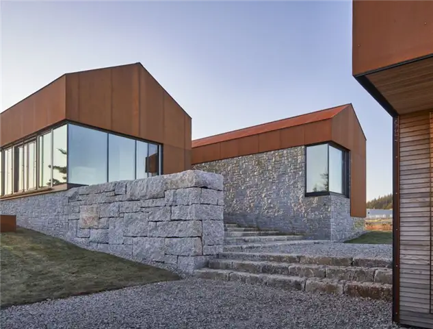 Smith House Canada- MacKay-Lyons Sweetapple Architects- камни
