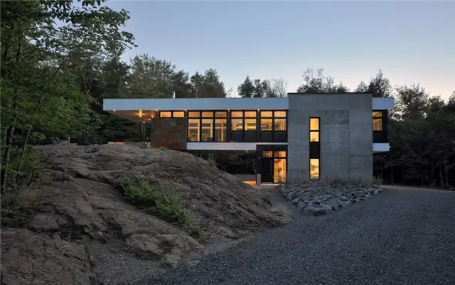 Современный дом Shelter on a Rock Canada от ESPACE VITAL architecture