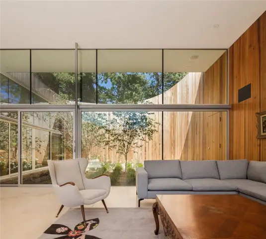 Гостиная Roofless House by Craig Steely Architecture