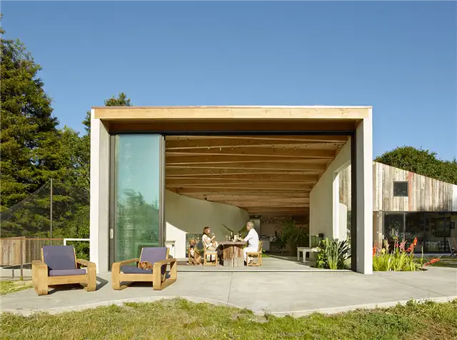 Терраса Surf House by Feldman Architecture с видом на океан