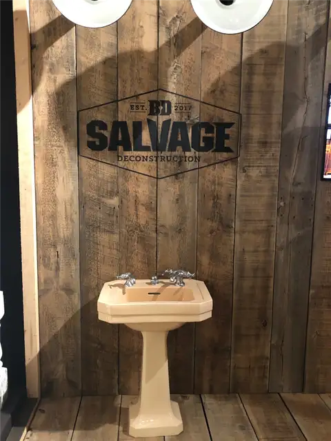Деревянные панели для ванной комнаты