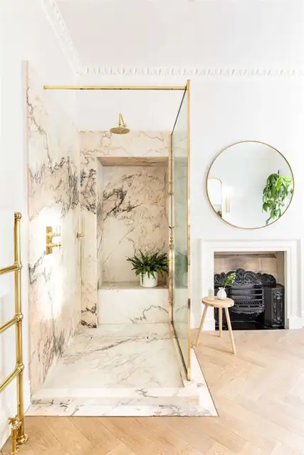 Роскошная ванная комната с утонченным стилем